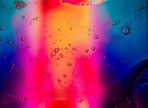 Agua abstracta de colores brillantes